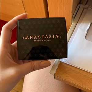 Anastasia Beverly hill bronzer
